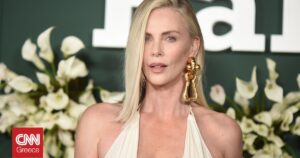 Σαρλίζ Θερόν: Η νύχτα που η μητέρα της σκότωσε τον πατέρα της