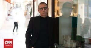 Ο Θάνος Σταθόπουλος και η αυτοβιογραφία μιας γενιάς στο νέο του βιβλίο