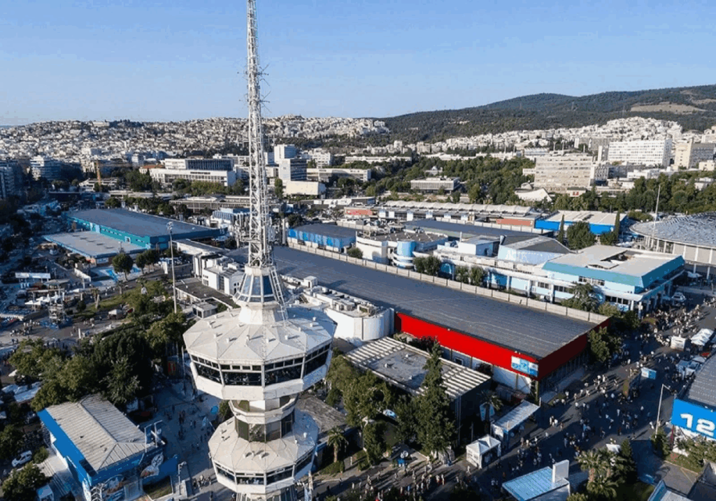 Δημοψήφισμα-ΔΕΘ: Αυστηρή κριτική σε κυβέρνηση και τοπική διοίκηση