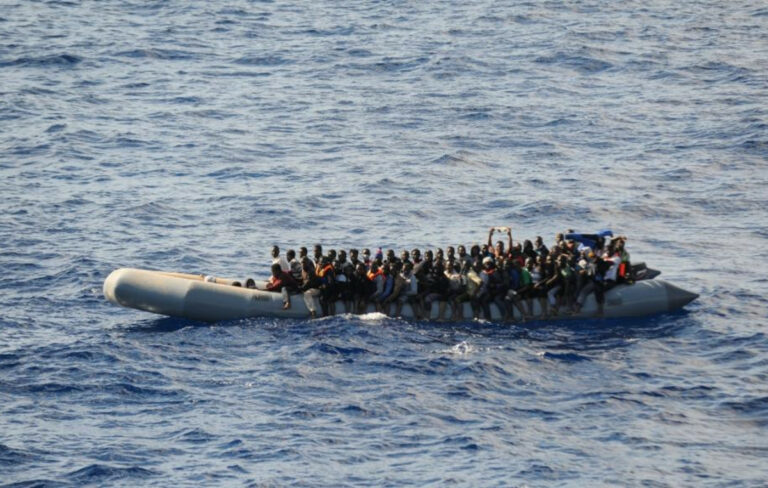 Σάμος: ΕΥΠ και Λιμενικό εξάρθρωσαν κύκλωμα διακίνησης μεταναστών