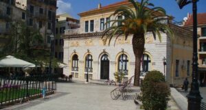 Δυσκολίες με τα τραπεζοκαθίσματα στον Δήμο Κεντρικής Κέρκυρας