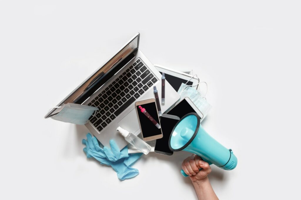 Δισεκατομμύρια διαφημιστικών δολαρίων καταλήγουν σε ιστοσελίδες παραπληροφόρησης