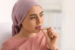 Άσκηση ή ιβουπροφαίνη: Ποιες είναι οι καλύτερες επιλογές για το chemo brain;