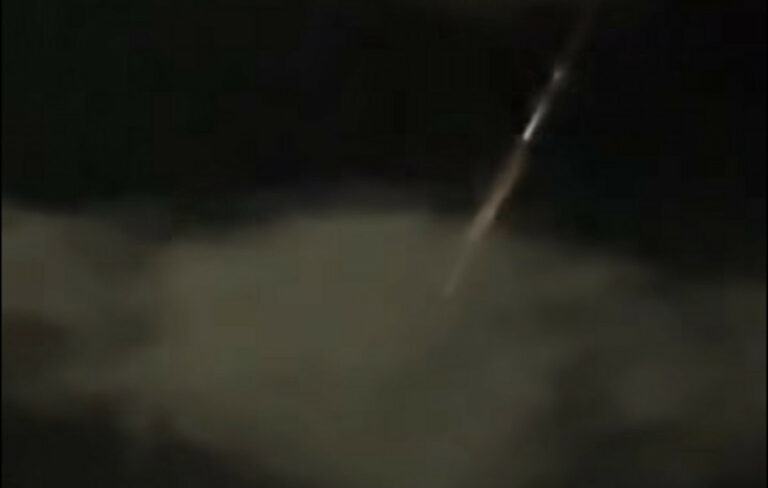 Συναγερμός στη Λήμνο: Φλεγόμενα αντικείμενα στον νυχτερινό ουρανό