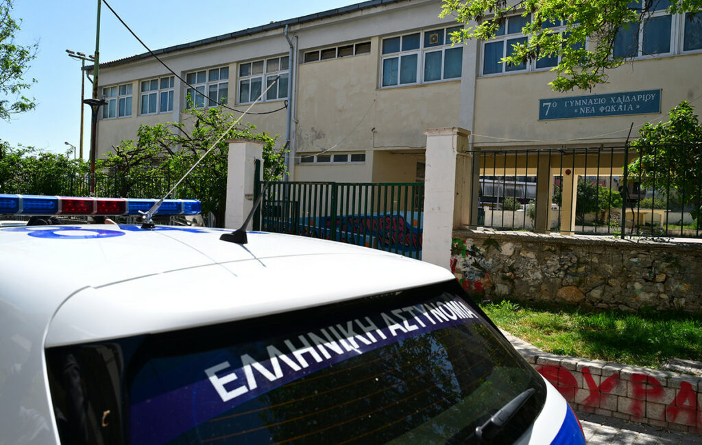 Χαϊδάρι: Στη μάχη για τη ζωή η 13χρονη που έπεσε από μπαλκόνι σχολείου