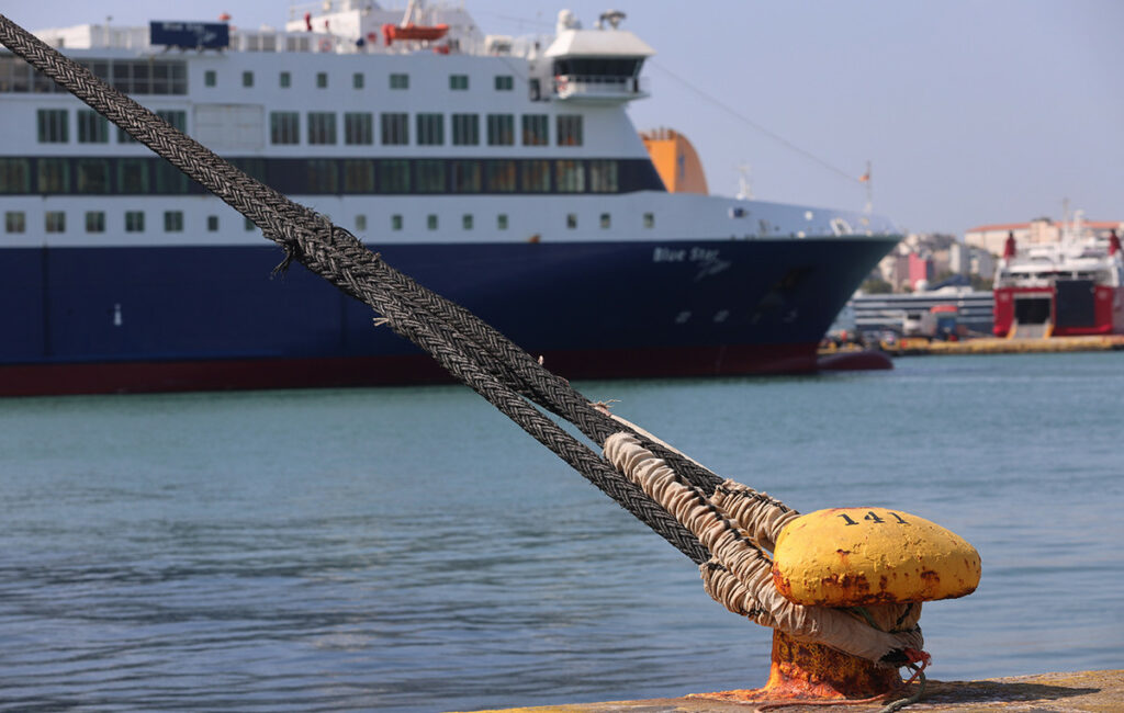 Δεμένα τα πλοία στα λιμάνια την Πρωτομαγιά λόγω 24ωρης απεργίας