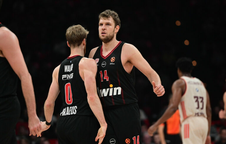 Μήνυμα του Ολυμπιακού για τον Βεζένκοβ: «Είναι μόνο η αρχή»