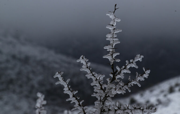 Γιάννης Καλλιάνος: Χειμωνιάτικες συνθήκες την Πρωτομαγιά