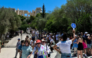 Φιλοξενία πλήθους επισκεπτών στην Ακρόπολη για Διεθνή Ημέρα Μνημείων
