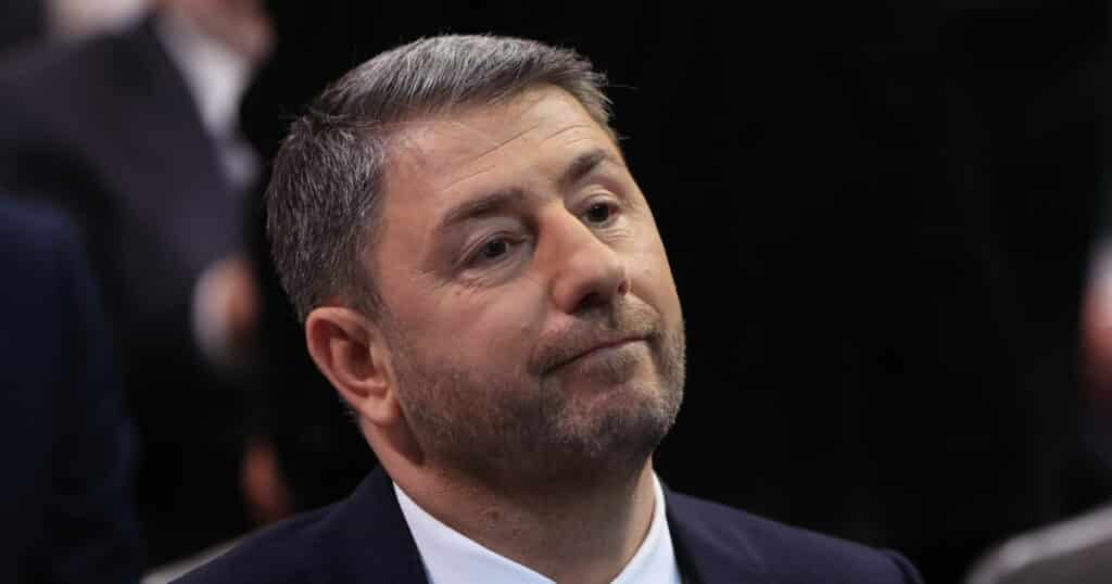 ΠΑΣΟΚ: Τρικυμία στη ΝΔ με κατηγορίες για αποπροσανατολισμό