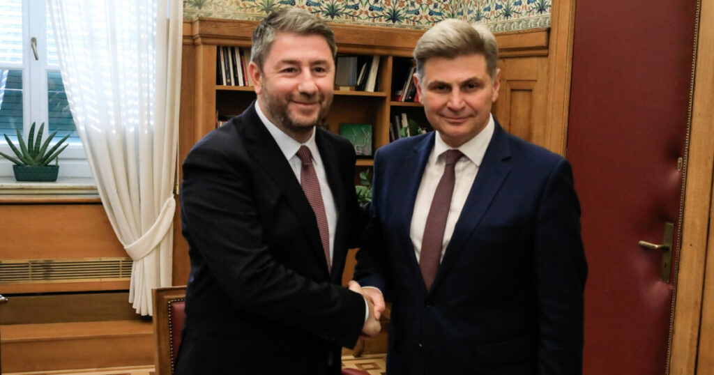 Νικόλας Φαραντούρης: Νέα μέλη στο ΠΑΣΟΚ μετά τη συνάντηση με Ανδρουλάκη