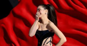 Αν Χάθαγουεϊ: Θαυμαστής της της έδωσε το Κοράνι μετά την πρόσφατη συνέντευξή της