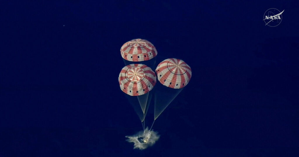 Artemis II: Επέστρεψαν στην Γη οι 4 αστροναύτες από τη Σελήνη