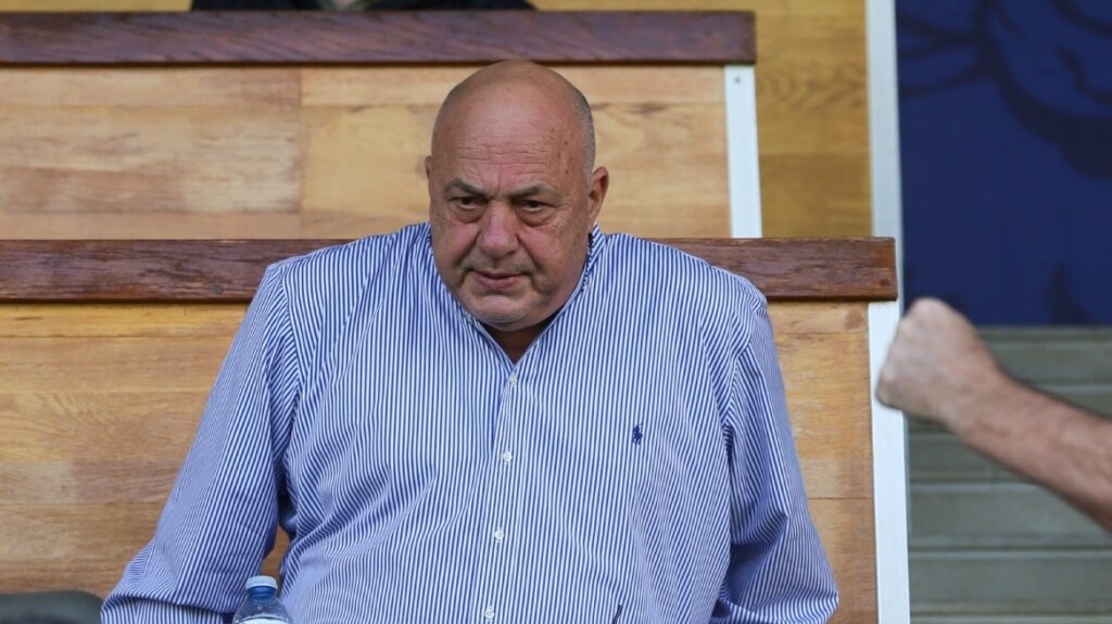 Μπέος κατά Μητσοτάκη: "Με έπιασε κορόιδο" για τις αποκαταστάσεις