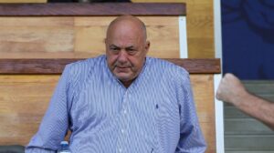 Μπέος κατά Μητσοτάκη: "Με έπιασε κορόιδο" για τις αποκαταστάσεις