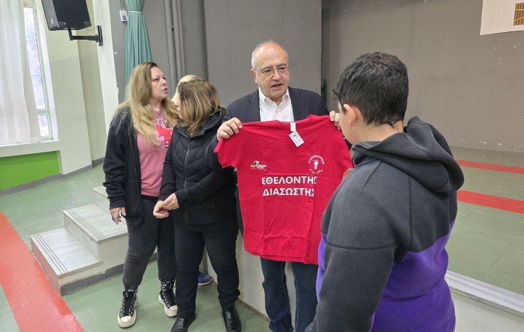 Βραβεύθηκαν οι μαθητές που έσωσαν γατάκι στο 5ο Γυμνάσιο Ηρακλείου