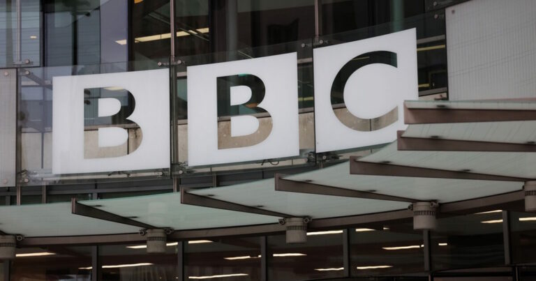 Δραστικές απολύσεις 2000 εργαζομένων στο BBC για εξοικονόμηση 690 εκατομμυρίων ευρώ