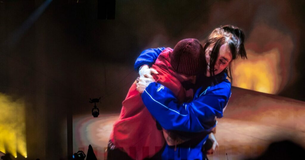 Μπίλι Άιλις: Συγκίνηση με τον Τζάστιν Μπίμπερ στο Coachella