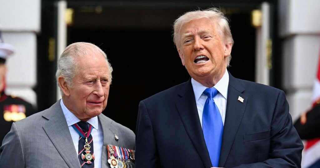 Ο Τραμπ αποθεώνει τον βασιλιά Κάρολο Γ΄ ως τον «φοβερότερο βασιλιά»