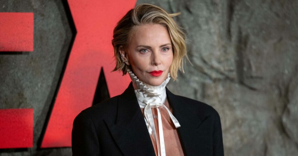 Η Σαρλίζ Θερόν αποκαλύπτει τη χιουμοριστική απορία της κόρης της