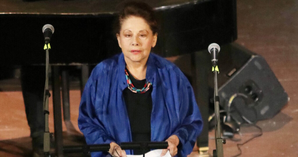 Η Ελένη Ανουσάκη μιλά για την καρδιακή ανεπάρκεια και την ιατρική της περιπέτεια