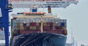 Φρουροί της Επανάστασης κατάσχουν δύο πλοία, ανάμεσά τους ελληνόκτητο