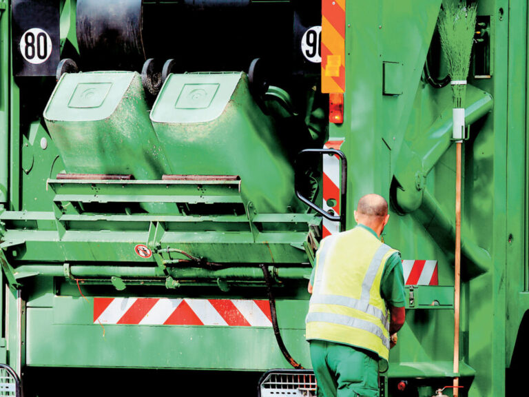 Νεαρός με όπλο απείλησε υπαλλήλους καθαριότητας στη Νέα Ιωνία
