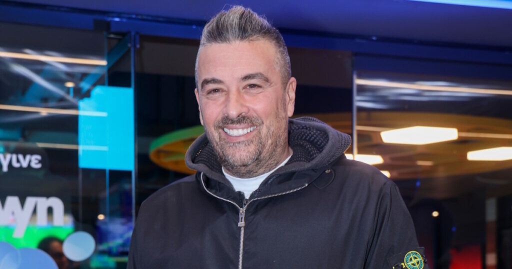 Ο Γιάννης Αϊβάζης μετακόμισε στο Λονδίνο για τη νέα του ταινία