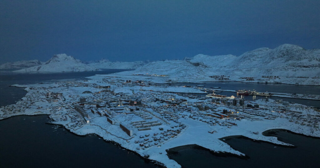 Γροιλανδία: Εκκένωση αεροδρομίου Νούουκ λόγω απειλής για βόμβα