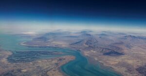 Στενά του Ορμπούζ: 15 πλοία πέρασαν το τελευταίο 24ωρο με την άδεια του Ιράν