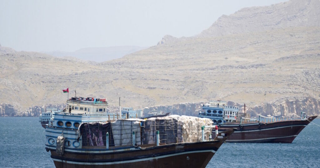 Ιράν: Υποχρεωτικός έλεγχος των Στενών του Ορμουζ από τον στρατό