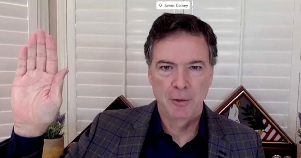 Ελεύθερος ο πρώην διευθυντής του FBI Τζέιμς Κόμι