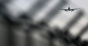 Άνοιξε ο εναέριος χώρος του Ιράν μετά την έναρξη του πολέμου