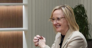 Παραίτηση της πρέσβη των ΗΠΑ στην Ουκρανία εξαιτίας διαφορών με τον Τραμπ