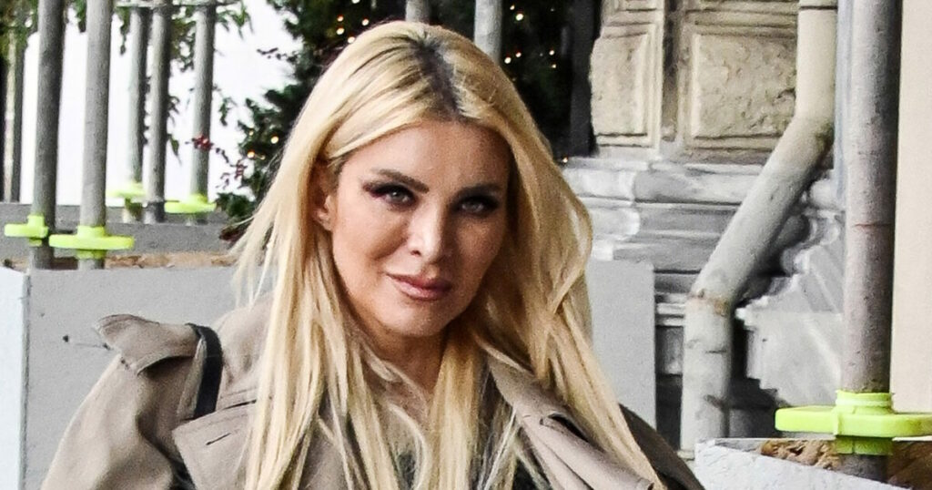 Κατερίνα Καινούργιου: Στη βόλτα της μετά τη γέννηση της κόρης της