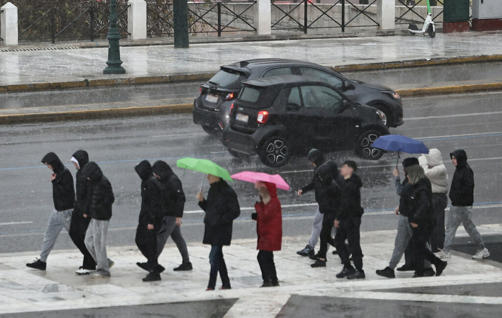 Προβλέψεις καιρικών συνθηκών μέχρι την Παρασκευή: Βροχές και πτώση θερμοκρασίας