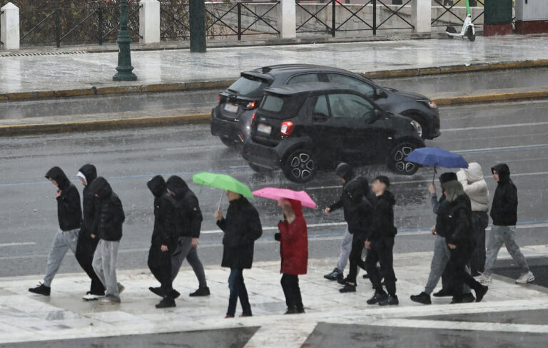 Προβλέψεις καιρικών συνθηκών μέχρι την Παρασκευή: Βροχές και πτώση θερμοκρασίας