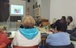 Ψηφιακή εκπαίδευση για ηλικιωμένους στον Κόμβο ΚΑΠΗ Νέας Χαλκηδόνας