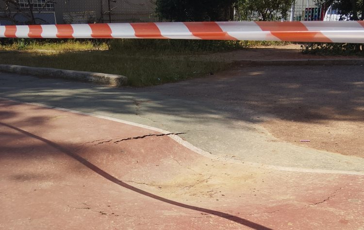 Καθίζηση στο προαύλιο του 4ου Λυκείου στην Αλσούπολη