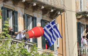 Κέρκυρα: Ατύχημα κατά τη διάρκεια του εθίμου των Μπότηδων