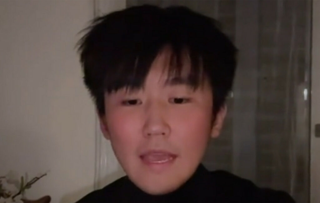 Κινέζος TikToker από την Πάφο τραγουδά Παντελίδη και εντυπωσιάζει