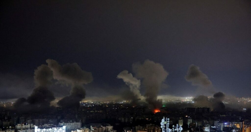 Σφοδροί βομβαρδισμοί στη Βηρυτό καθώς ξεκινά η κατάπαυση του πυρός