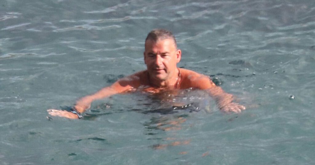 Γιώργος Λιάγκας: Βουτιές στη Θάλασσα της Τήνου με Σχόλια για τον Καιρό