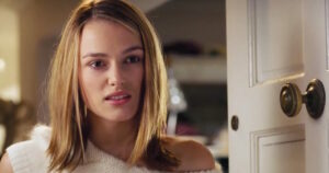 Η εμβληματική πόρτα από το Love Actually δημοπρατείται για 5.000 λίρες