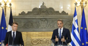 Στις στενές σχέσεις Γαλλίας-Ελλάδας αναφέρθηκαν τα γαλλικά ΜΜΕ