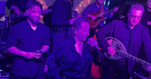 Μάκης Χριστοδουλόπουλος: Μια βραδιά μαγείας στο «Antamoma»