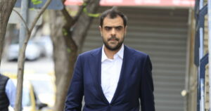 Μαρινάκης απαντά στον Ανδρουλάκη για τη συμμετοχή των βουλευτών της ΝΔ