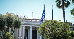 Δριμύ κατηγορώ Μαξίμου και ΠΑΣΟΚ για τις Ανεξάρτητες Αρχές
