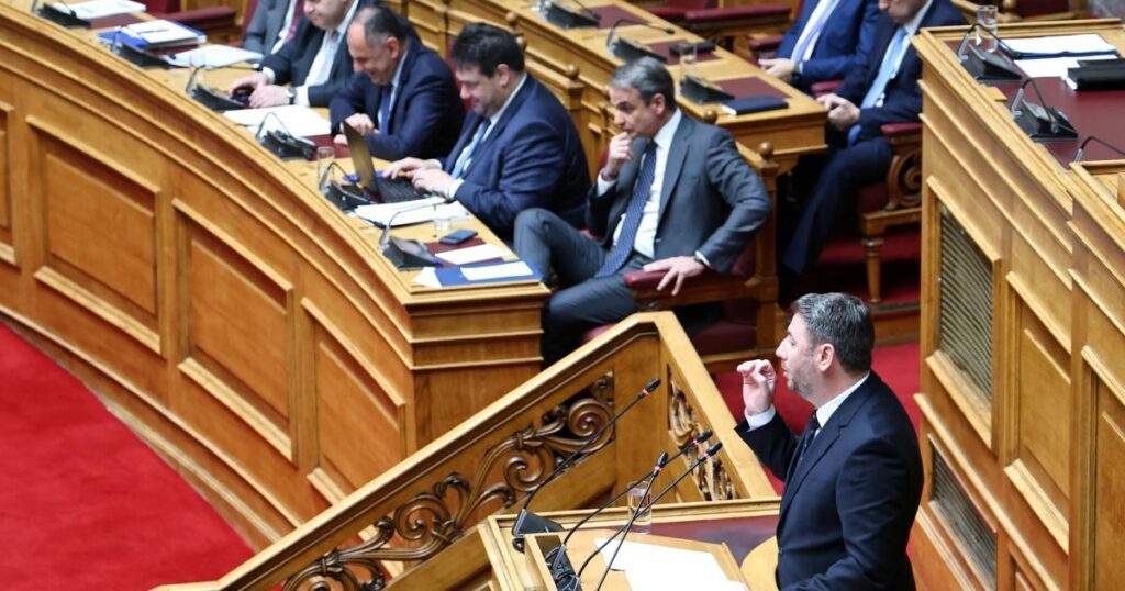 Η Υγειονομική Κρίση του Μυλωνάκη και η Σύγκρουση Μητσοτάκη - Ανδρουλάκη στη Βουλή