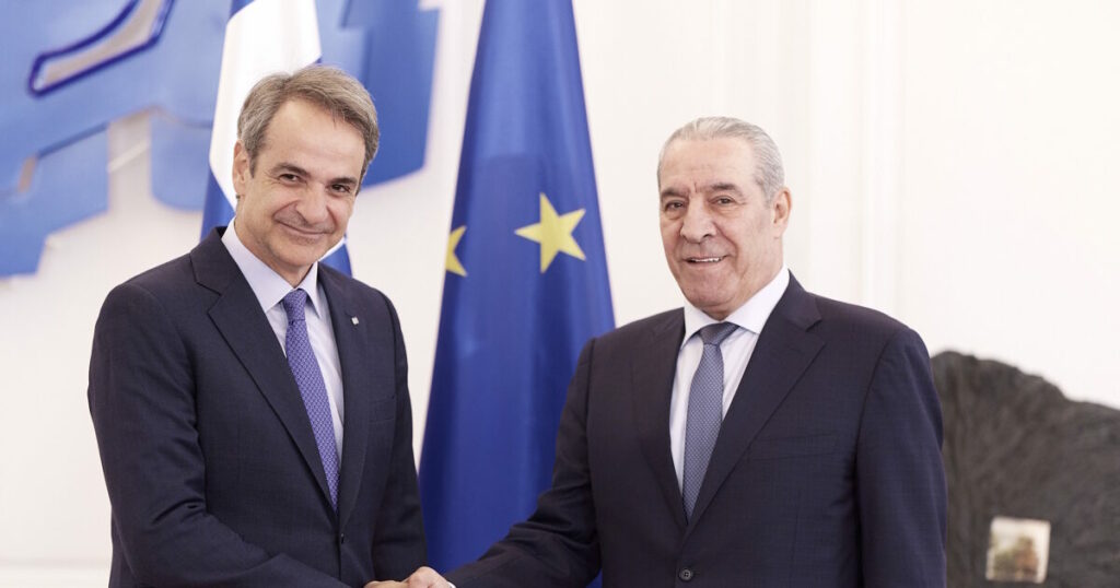Συνάντηση Μητσοτάκη με τον αντιπρόεδρο της Παλαιστινιακής Αρχής: Τα Στενά του Ορμούζ στο επίκεντρο